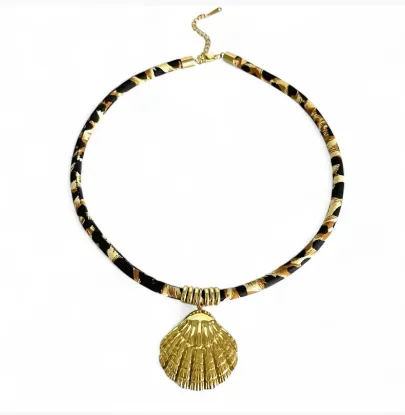 Εικόνα της Κολιέ επιχρυσωμένο ατσάλι κοχύλι με υφασμάτινη animal print αλυσίδα