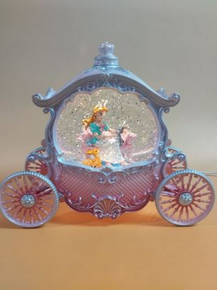 Εικόνα της ΡΟΖ ΑΜΑΞΑ ΜΕ ΜΠΑΛΑΡΙΝΑ