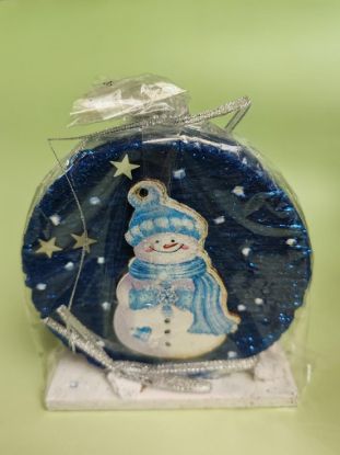 Εικόνα της ΚΕΡΙ ΜΠΛΕ ΜΕ ΧΙΟΝΑΝΘΡΩΠΟ