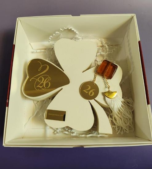 Εικόνα της ΕΠΙΤΡΑΠΕΖΙΟ ΓΟΥΡΙ ΤΡΙΦΥΛΛΙ