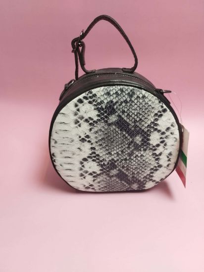 Εικόνα της ΤΣΑΝΤΑΚΙ ΣΤΡΟΓΓΥΛΟ ΜΑΥΡΟ ΜΕ ΣΧΕΔΙΟ