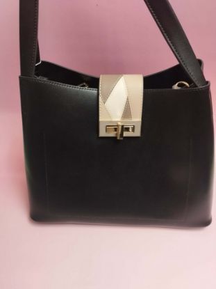 Εικόνα της ΤΣΑΝΤΑ ΩΜΟΥ ΜΑΥΡΗ 