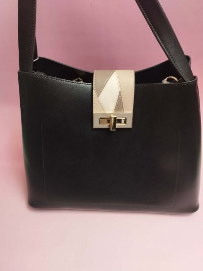 Εικόνα της ΤΣΑΝΤΑ ΩΜΟΥ ΜΑΥΡΗ 