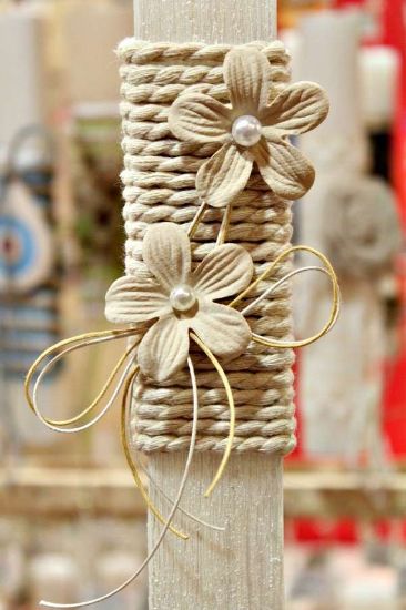 Εικόνα της Πασχαλινή λαμπάδα 19Δ037 υφασμάτινο λουλ. σε κορδόνι εκρού Ύψος 25cm